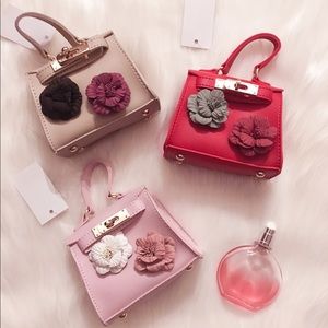 💐Mini apricot color flower pu Shoulder bag💐